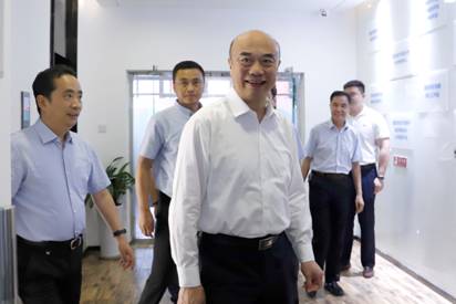 陜西省委副書記、省長劉國中一行參觀調(diào)研西安電子科技大學(xué)工程技術(shù)研究院